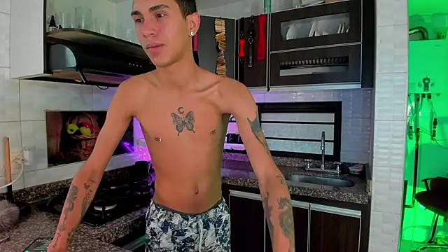 Snapshot of MillersKink chatting on 16, 11, 2025 MillersKink online show from 16, 11, 2025