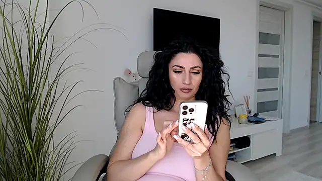 Snapshot of ElizabethAC chatting on 5, 5, 2026 ElizabethAC online show from 5, 5, 2026
