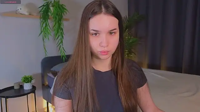 Snapshot of Roxie_Mils chatting on 17, 12, 2024 Roxie Mils online show from 17, 12, 2024