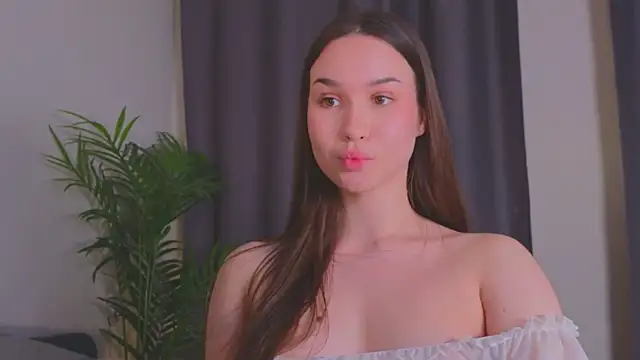 Snapshot of Roxie_Mils chatting on 6, 2, 2025 Roxie Mils online show from 6, 2, 2025