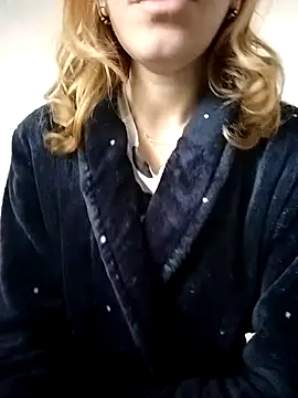 Snapshot of EvaRush chatting on 6, 11, 2025 EvaRush online show from 6, 11, 2025