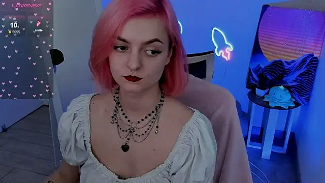 Snapshot of Fire_Bestie chatting on 13, 2, 2025 Fire Bestie online show from 13, 2, 2025