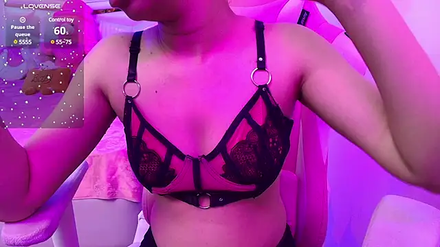 Snapshot of YourKusu chatting on 17, 2, 2025 YourKusu online show from 17, 2, 2025