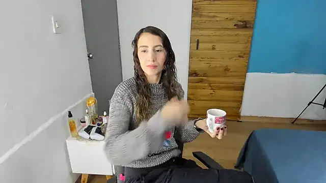 Snapshot of RachelJones_ chatting on 25, 7, 2026 RachelJones online show from 25, 7, 2026