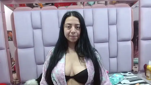 Snapshot of slut_anal_ chatting on 18, 1, 2025 slut anal online show from 18, 1, 2025