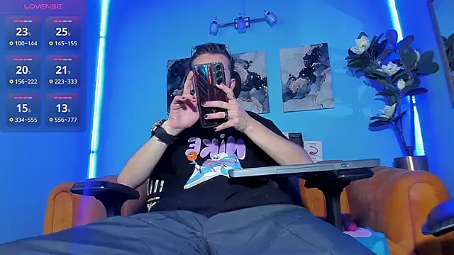 Snapshot of _hairybeard_ chatting on 15, 9, 2025 hairybeard online show from 15, 9, 2025