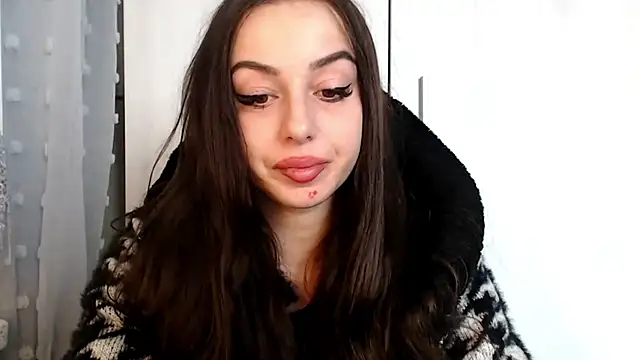 courtneyPerfect online show from 11, 4, 2026