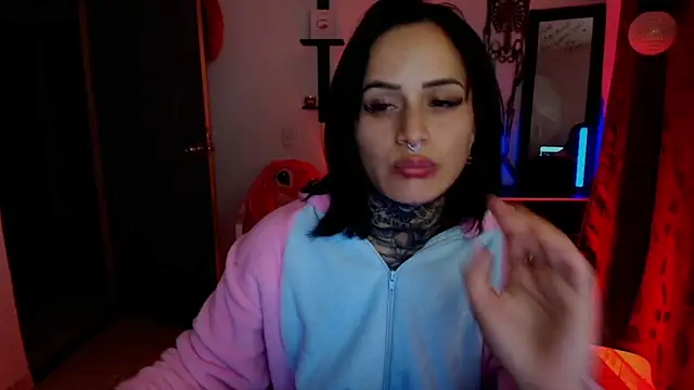 Snapshot of TinnaDawsom chatting on 6, 10, 2025 TinnaDawsom online show from 6, 10, 2025