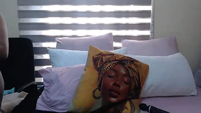 Snapshot of Foxybrownxx1 chatting on 23, 5, 2026 Foxybrownxx1 online show from 23, 5, 2026