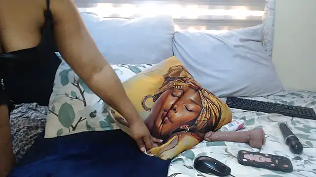 Snapshot of Foxybrownxx1 chatting on 24, 6, 2026 Foxybrownxx1 online show from 24, 6, 2026