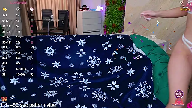 Snapshot of emily_bloom chatting on 11, 2, 2025 emily bloom online show from 11, 2, 2025