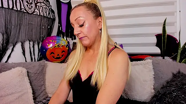 Snapshot of Sammykatt chatting on 29, 10, 2025 Sammykatt online show from 29, 10, 2025