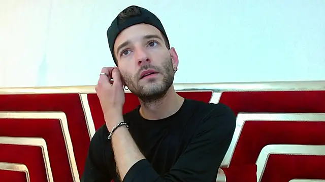 Snapshot of Christopher_saint chatting on 14, 4, 2026 Christopher saint online show from 14, 4, 2026