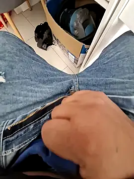 Snapshot of maxpower1988 chatting on 18, 12, 2024 maxpower1988 online show from 18, 12, 2024