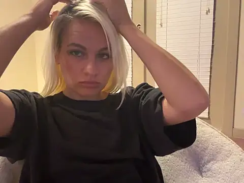 Snapshot of girlfriendmissy chatting on 27, 2, 2025 girlfriendmissy online show from 27, 2, 2025