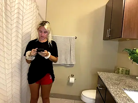 Snapshot of girlfriendmissy chatting on 14, 9, 2025 girlfriendmissy online show from 14, 9, 2025