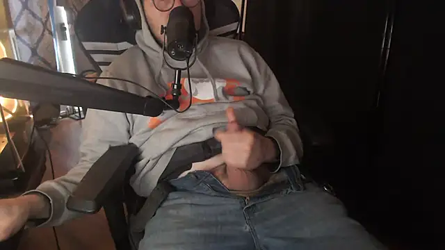 chicostick413 online show from 7, 4, 2026