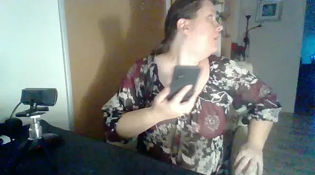 Snapshot of ReifeVenna chatting on 19, 12, 2024 ReifeVenna online show from 19, 12, 2024