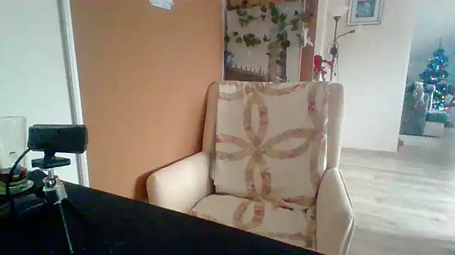 Snapshot of ReifeVenna chatting on 27, 12, 2024 ReifeVenna online show from 27, 12, 2024