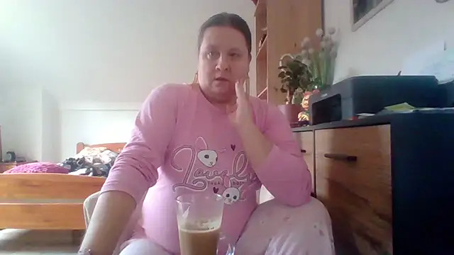 Snapshot of ReifeVenna chatting on 1, 10, 2025 ReifeVenna online show from 1, 10, 2025