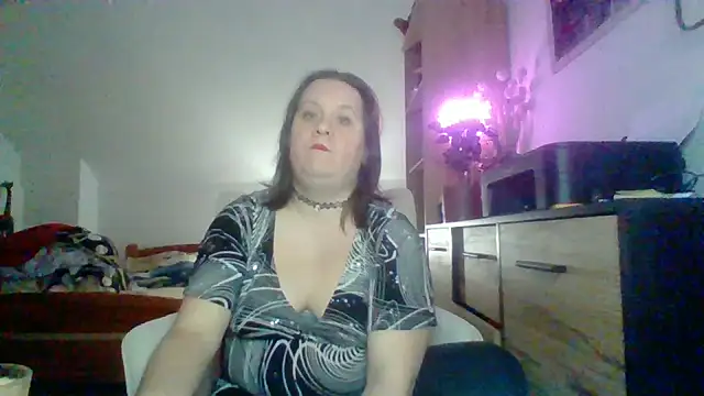 Snapshot of ReifeVenna chatting on 20, 10, 2025 ReifeVenna online show from 20, 10, 2025