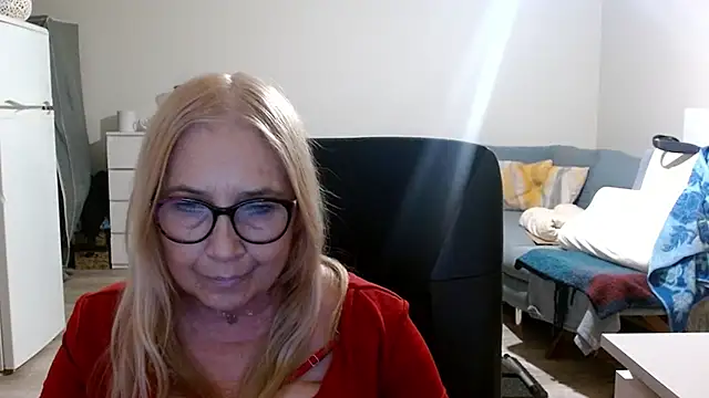 sofia xkiss online show from 18, 3, 2025