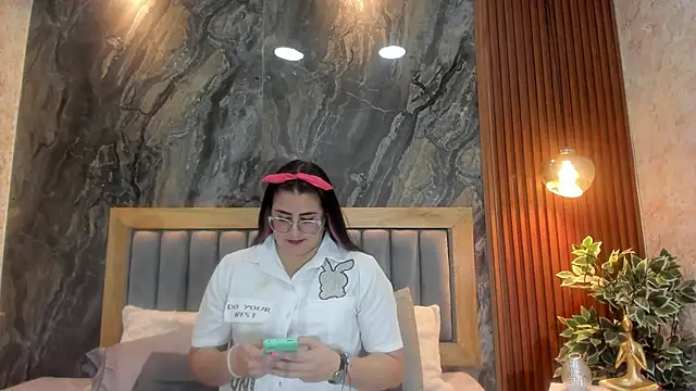 BellaPeers  online show from 7, 2, 2025