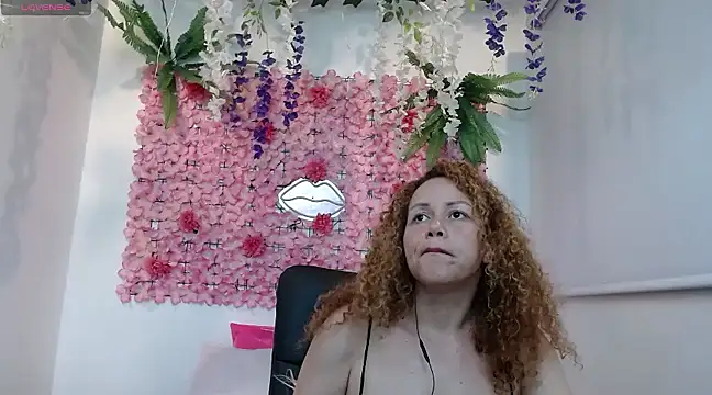 BLONDE SEXYHOT online show from 13, 2, 2025