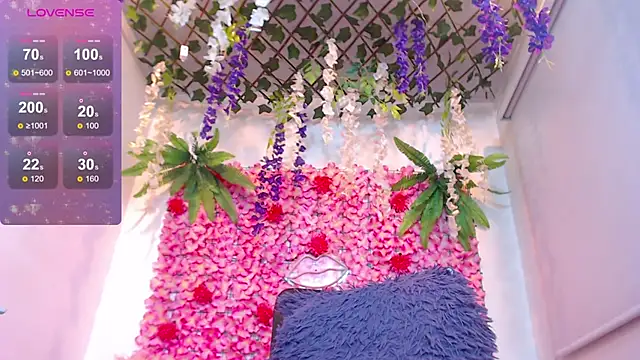 BLONDE SEXYHOT online show from 7, 2, 2026