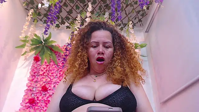 BLONDE SEXYHOT online show from 13, 2, 2026