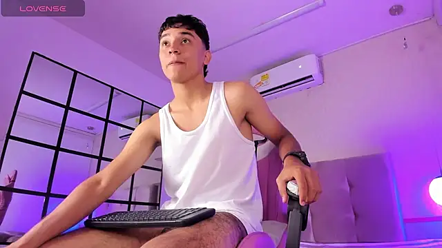 Austin Cardieff online show from 8, 2, 2025