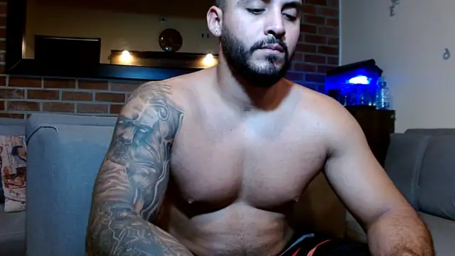 Snapshot of MaximoTorricelli chatting on 12, 11, 2025 MaximoTorricelli online show from 12, 11, 2025