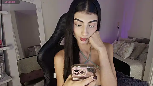 Snapshot of April_Scarlett chatting on 3, 6, 2026 April Scarlett online show from 3, 6, 2026
