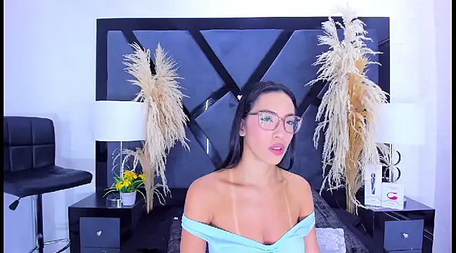 KylieWhite online show from 15, 1, 2025