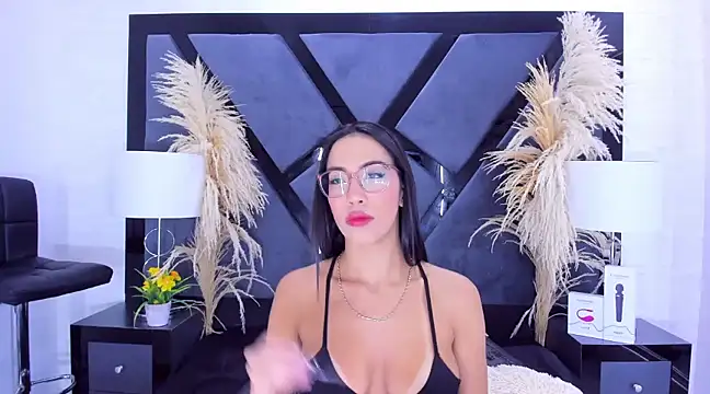 KylieWhite online show from 16, 1, 2025