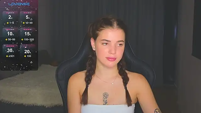 Snapshot of adrianawow1 chatting on 28, 10, 2025 adrianawow1 online show from 28, 10, 2025