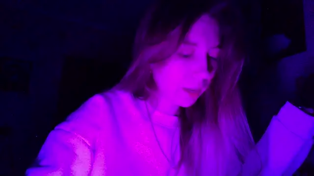 qwolll online show from 12, 3, 2025