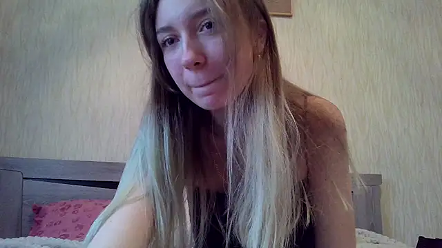 qwolll online show from 17, 3, 2025
