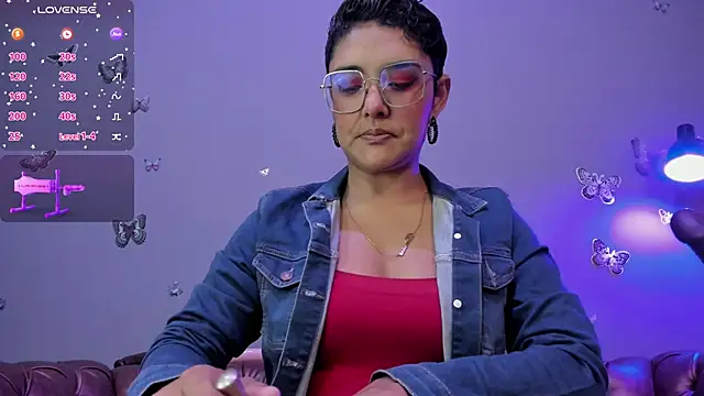 Kaira mosse online show from 2, 2, 2025