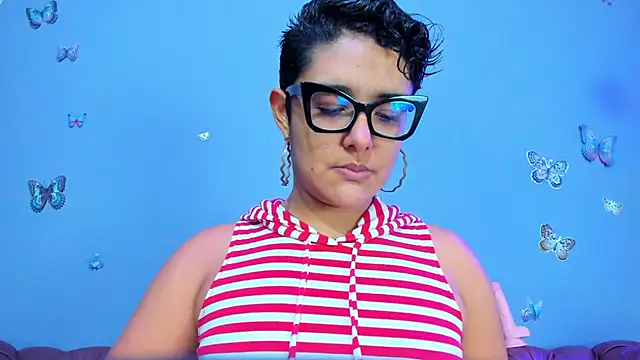 Kaira mosse online show from 19, 9, 2025