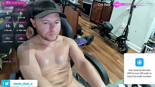 Snapshot of aaron_s_x chatting on 8, 12, 2024 aaron s x online show from 8, 12, 2024