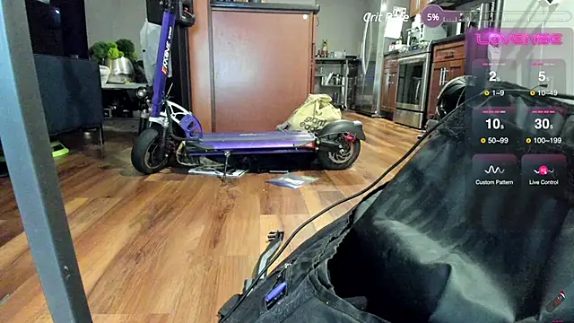 Snapshot of aaron_s_x chatting on 8, 1, 2025 aaron s x online show from 8, 1, 2025