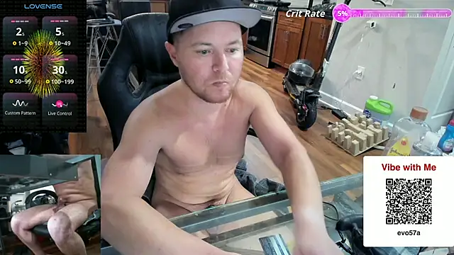 Snapshot of aaron_s_x chatting on 17, 12, 2025 aaron s x online show from 17, 12, 2025