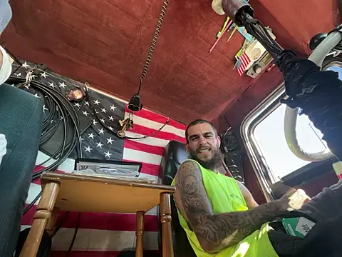 XMeF10 online show from 18, 9, 2025