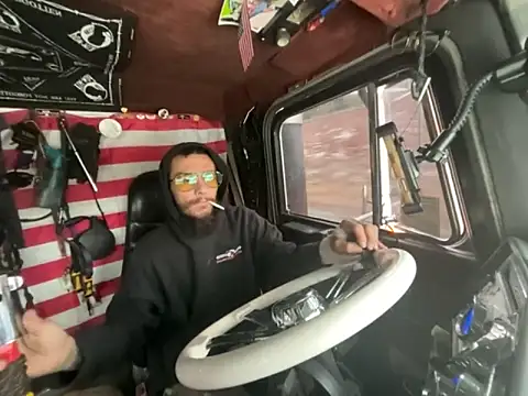 XMeF10 online show from 4, 12, 2025