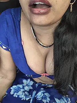 Snapshot of Shivani_Mumbai85 chatting on 13, 7, 2026 Shivani Mumbai85 online show from 13, 7, 2026
