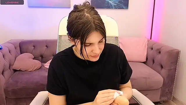 Snapshot of Ruyjin_Choi chatting on 1, 3, 2025 Ruyjin Choi online show from 1, 3, 2025