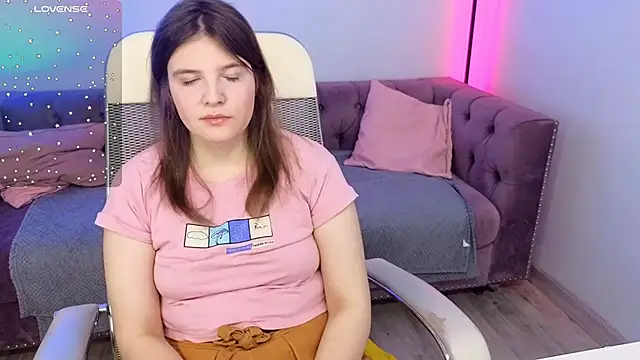 Snapshot of Ruyjin_Choi chatting on 12, 3, 2025 Ruyjin Choi online show from 12, 3, 2025