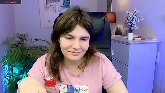 Snapshot of Ruyjin_Choi chatting on 18, 3, 2025 Ruyjin Choi online show from 18, 3, 2025