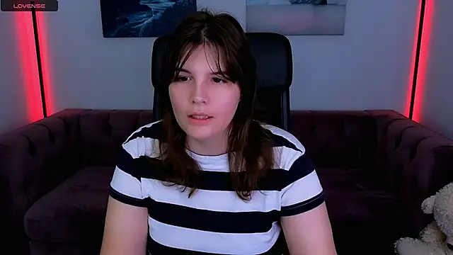 Snapshot of Ruyjin_Choi chatting on 18, 10, 2025 Ruyjin Choi online show from 18, 10, 2025